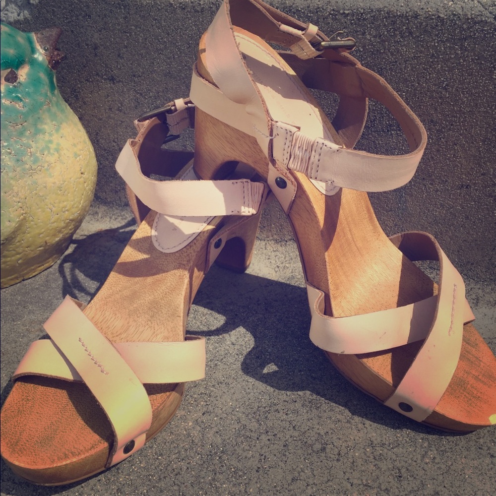 Woman’s shoe